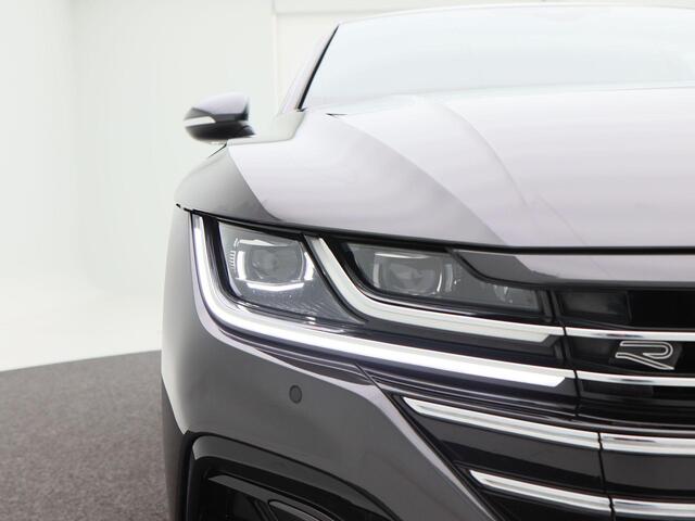 Volkswagen Arteon Shooting Brake 1.4 TSi 218 Pk Automaat eHybrid R-Line Business+ | Full LED | Panoramadak | Leder | Sportstoelen | Trekhaak | Camera | 19 Inch | Adaptive Cruise | 62.233 Km!!