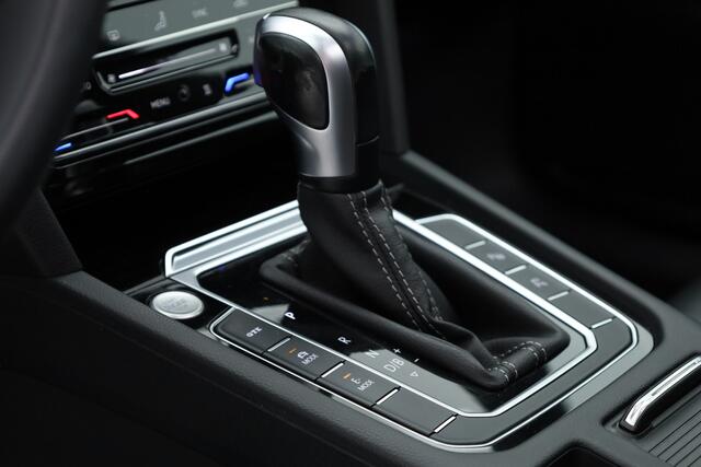 Volkswagen Arteon Shooting Brake 1.4 TSI eHybrid R-Line | Pano | HUD | Kuipstoelen | Massage | 360cam | Adapt. Cruise | Matrix LED