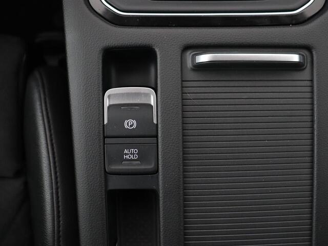 Volkswagen Arteon 2.0 TDI Elegance | Panoramadak | Stoelverwarming | Camera | Leder/Alcantara | Virtual Cockpit | Adaptive cruise | Keyless | LED Plus | Carplay | Navigatie
