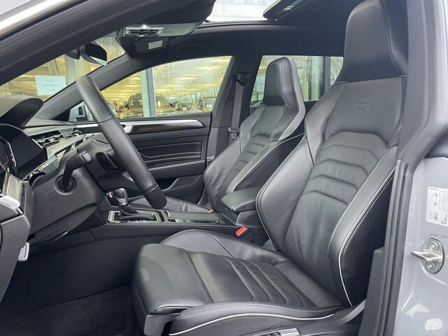 Volkswagen Arteon Shooting Brake 1.4 TSI eHybrid R-Line Business / Panoramadak / Trekhaak Elek. / 'Nappa/Carbon' incl. R-Line top-sportstoelen / Fabrieksgarantie t/m 11/2028! / IQ Light / Navi Pro / Camera / Keyless / Alarm / Stoelverwarming V+A / Standk