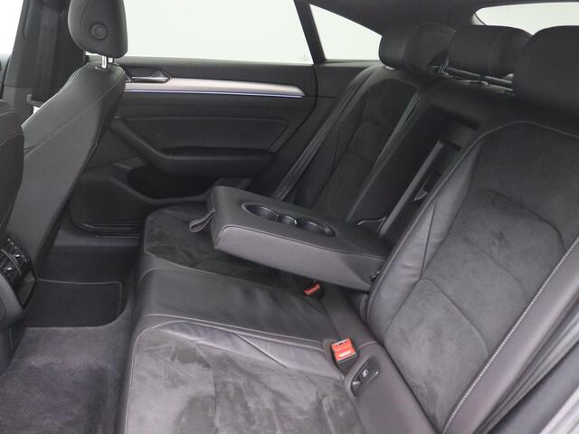 Volkswagen Arteon 1.5 TSI Business R 150PK DSG Pano-Schuifdak, Trekhaak, Achterruitrijcamera, Stoelverwarming, Adaptieve Cruise Control, Keyless, Virtual Cockpit, Elektr. Achterklep, Navigatie, 19" LM Velgen