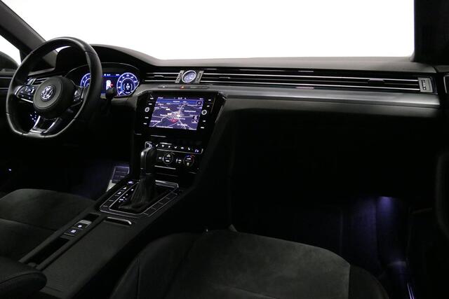 Volkswagen Arteon 2.0 TSI Business R / Stoelverwarming / Apple Carplay - Android Auto / Ergo Active best. stoel / Navigatie / Climatronic / Full LED / Elektr. wegklapbare trekhaak / Keyless / Grootlicht assistent