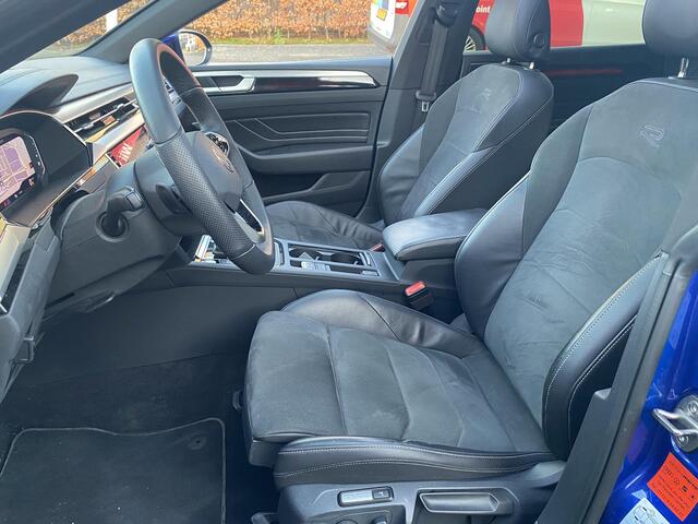 Volkswagen Arteon Shooting Brake 1.4 TSI eHybrid R-Line Business+ met o.a. panodak, Winterpakket, trekhaak, LED, sfeer, etc.