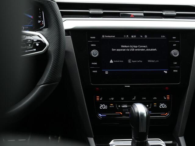 Volkswagen Arteon 2.0 TSI 190 pk DSG R-Line Business+ | Panoramadak | Trekhaak | Leder/alcantara | Stuur-/achterbankverwarming