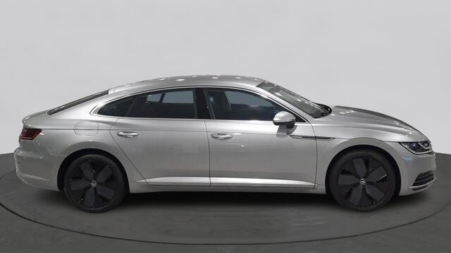 Volkswagen Arteon 1.5 TSI 150 pk TSI DSG Automaat Executive | PDC | Navi | Clima | LED | 19" velgen |