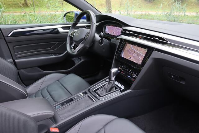 Volkswagen Arteon Shooting Brake 1.4 TSI eHybrid R-Line Pano/IQ.Light/360/Navi Pro/Head-up/Keyless/Elek. lederen R Sportstoelen/DCC/ACC/Virtual Cockpit/Trekhaak wegkl.