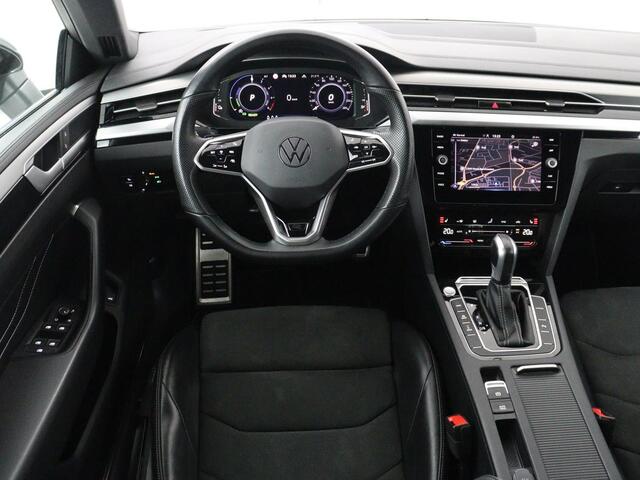 Volkswagen Arteon Shooting Brake 1.4 TSI eHybrid R-Line Business+ | SOH 91,1% | Panoramadak | Trekhaak | Stoelverwarming | Matrix LED | Carplay | Sfeerverlichting | Adaptive cruise | Leder/Alcantara | PHEV | Plug In