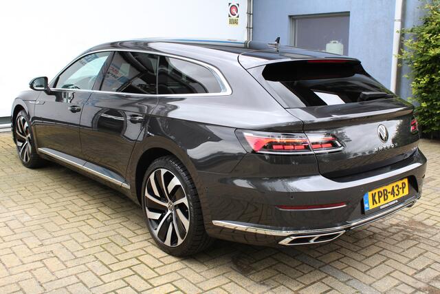 Volkswagen Arteon Shooting Brake 1.4 TSI eHybrid R-Line Business+ | Incl. 12 maanden Garantie | SoH 92% | Dealer onderhouden | Panorama dak | Stoelmassage | Stoelverwarming V+A | Stuurverwarming | Elektrisch verstelbare stoelen met memory | Elektrisch wegklapbare trekhaak 