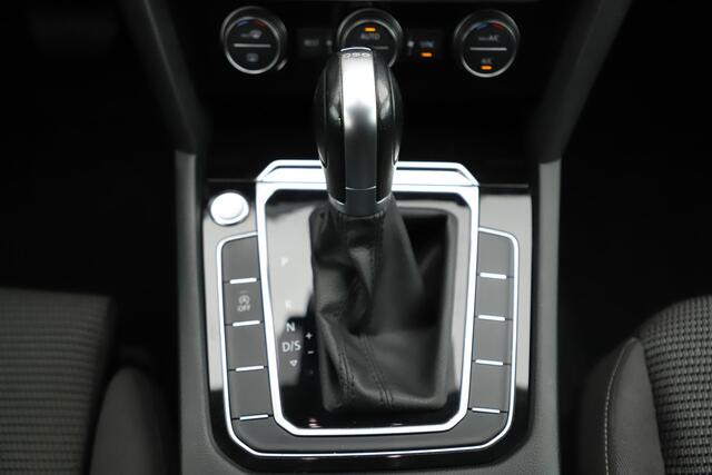 Volkswagen Arteon 2.0 TDI DSG Automaat 150PK Navigatie Adaptive Cruise Lane Assist Parkeersensoren