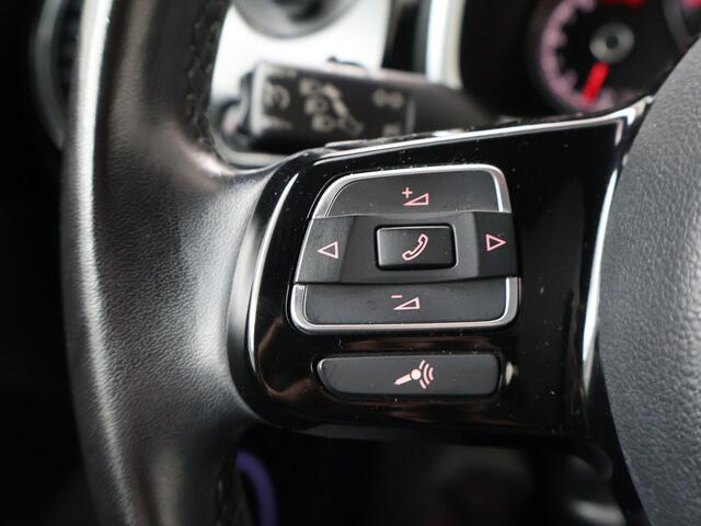 Volkswagen BEETLE (NEW) 1.2 TSI Exclusive Series | 105 PK | Parkeersensoren | Navigatiesysteem | Premium audio installatie | Cruise control