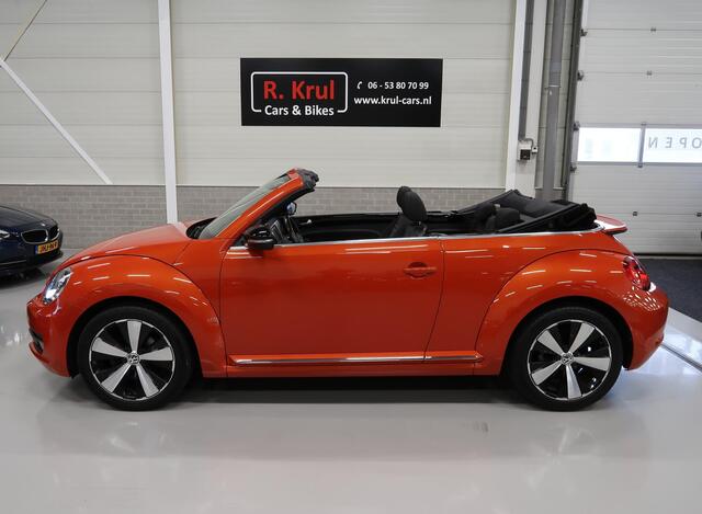 Volkswagen BEETLE (NEW) Cabriolet 1.2 TSI Club Xenon Fender Airco-ecc Navigatie App Connect Stoelverwarming PDC Boekjes Lage km.stand 18 inch Twister velgen Habanero Oranje metallic Zeer nette staat