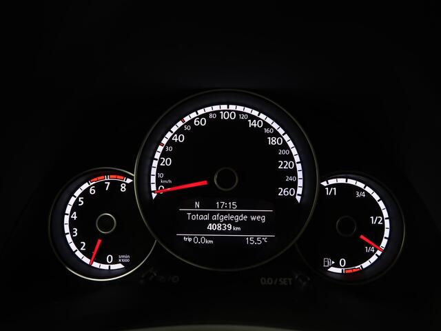 Volkswagen BEETLE (NEW) Cabriolet 1.2 TSI Club Xenon Fender Airco-ecc Navigatie App Connect Stoelverwarming PDC Boekjes Lage km.stand 18 inch Twister velgen Habanero Oranje metallic Zeer nette staat