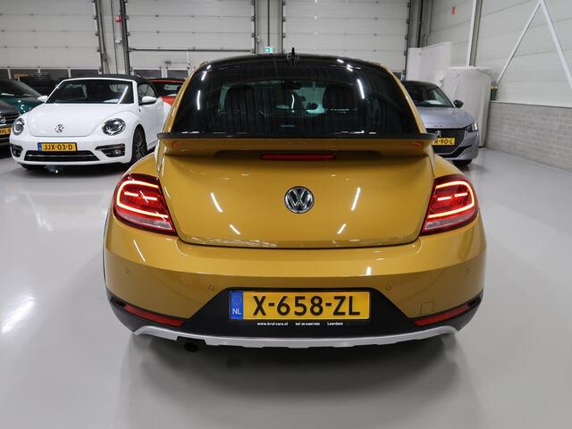 Volkswagen BEETLE (NEW) 1.2 TSI Dune Airco-ecc LED BT Navigatie 18 inch Stoelverwarming Cruise Mistlampen Extra getint glas Zeer nette auto Alle Rekeningen aanwezig PDC