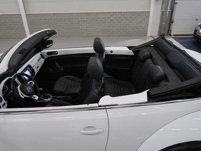 Volkswagen BEETLE (NEW) Cabriolet 1.4 TSI R-Line Limited Edition 05/70 R-Line Xenon Leer App connect Navigatie Camera Automaat Airco-ecc Windscherm Dealer onderhouden