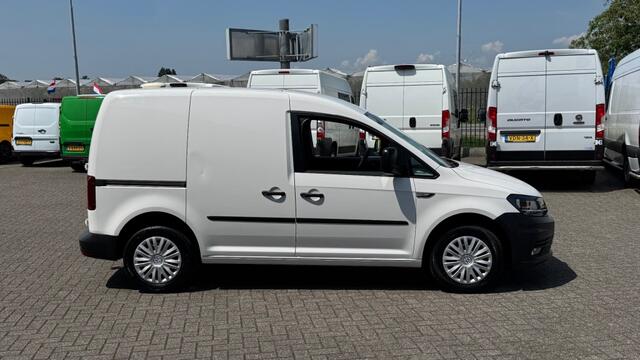 Volkswagen CADDY 2.0 TDI 75KW 102PK EURO 6 AIRCO/ TREKHAAK/ BEDRIJFSWAGENINRICHTING/ SCHUIFDEUR/ 100% DEALERONDERHOUDEN