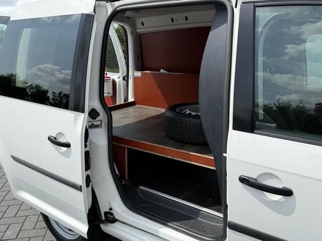 Volkswagen CADDY 1.4 TSI AUTOMAAT / BENZINE !! / BPM VRIJ / 1e EIG. / TREKHAAK / AIRCO / CRUISE / NAVI