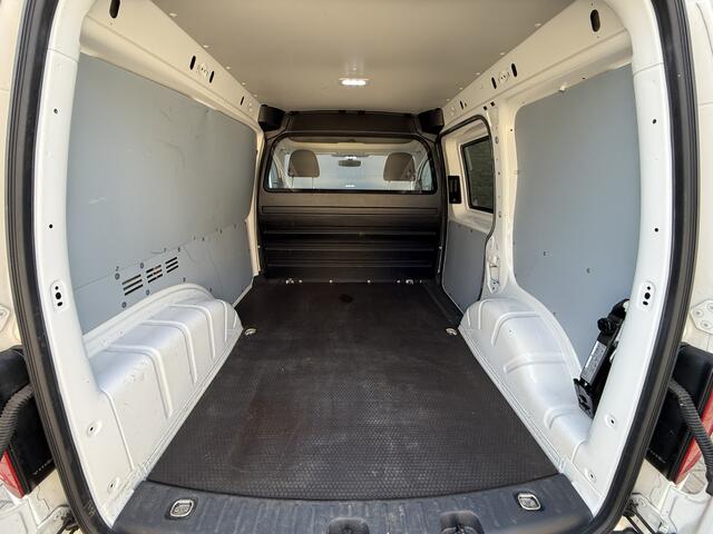 Volkswagen CADDY 2.0 TDI 102PK AUTOMAAT EURO 6 L1H1 BMT Navigatie systeem/cruise control