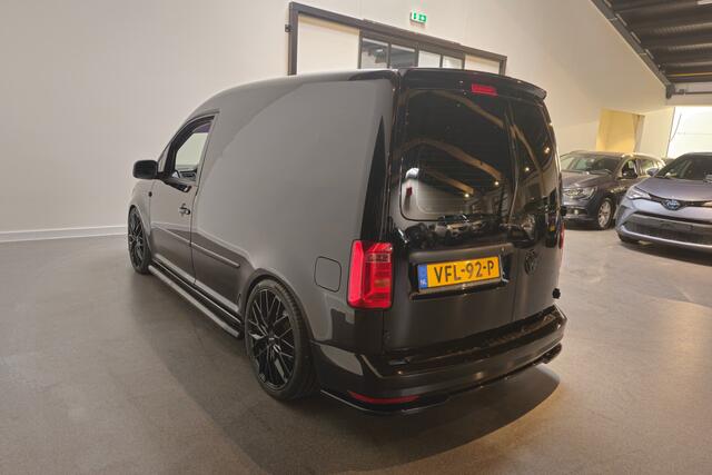 Volkswagen CADDY 2.0 TDI L1H1 BMT Economy Business - Unieke uitstraling - Verlaagd - Bumperkit - 19' - Leder - Apple Carplay/Android auto