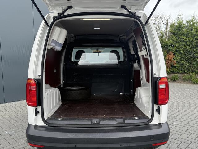 Volkswagen CADDY 2.0 TDI 123 PK 4x4 / 4Motion / 6-BAK / AIRCO / CRUISE / NAVI / CARPLAY / 1.5 TONS TREKHAAK / ACHTERKLEP