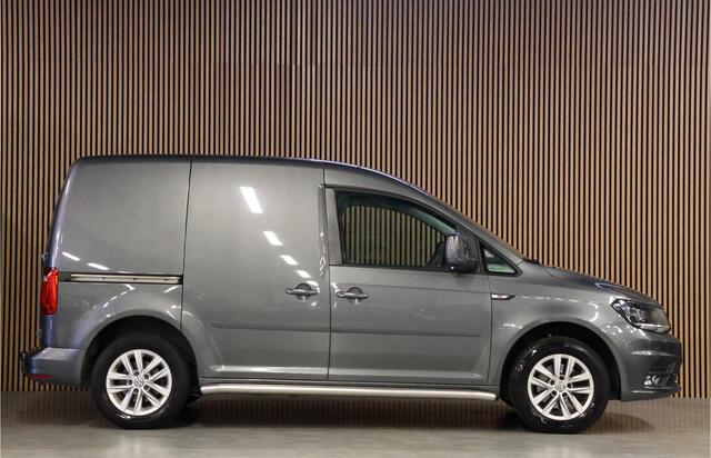 Volkswagen CADDY 2.0 TDI BMT Highline | Cruise control | Airco | Navigatie | PDC | Trekhaak | Airco | MF Stuur | Sidebars | NAP Logisch | 1e eigenaar |