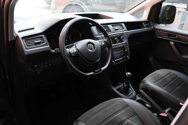 Volkswagen CADDY 2.0 TDI BMT Highline | Cruise control | Airco | Navigatie | PDC | Trekhaak | Airco | MF Stuur | Sidebars | NAP Logisch | 1e eigenaar |
