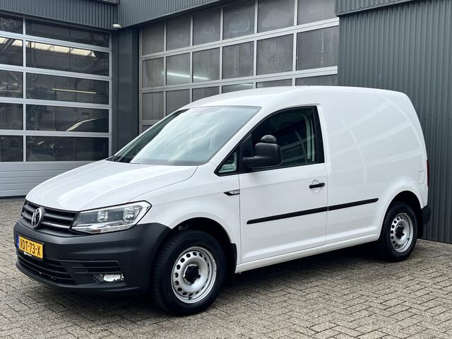 Volkswagen CADDY 2.0 TDI L1H1 Airco Cruise controle Schuifdeur Trekhaak 1400kg trekgewicht Telefoonverbinding Parkeersensoren achter 1e eigenaar 2-Persoons Euro 6