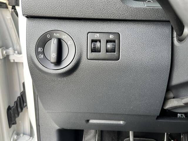 Volkswagen CADDY 2.0 TDI L1H1 Airco Cruise controle Schuifdeur Trekhaak 1400kg trekgewicht Telefoonverbinding Parkeersensoren achter 1e eigenaar 2-Persoons Euro 6