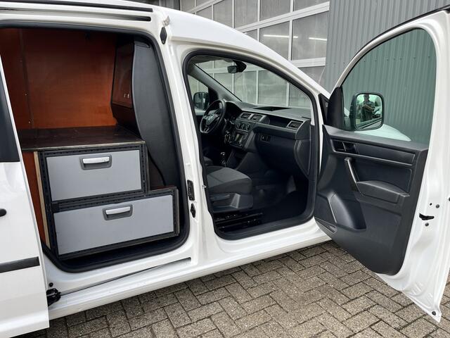 Volkswagen CADDY 2.0 TDI L1H1 2x Schuifdeur Airco Cruise controle Trekhaak 1400kg trekgewicht Telefoon verbinding kastinrichting Ladekasten 1e eigenaar 2-Persoons Euro 6