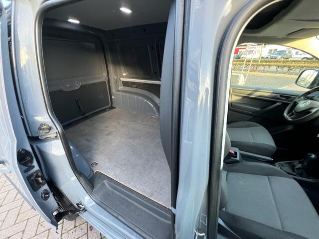 Volkswagen CADDY 2.0 TDI L1H1 BMT Highline Nardo / 18â / Navi / TH #BLOEDMOOI