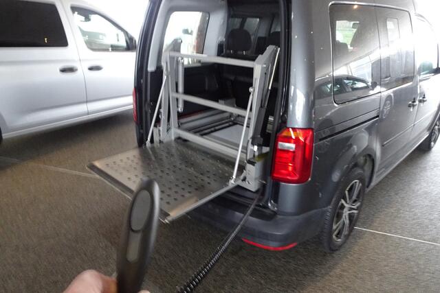 Volkswagen CADDY 1.4 TSI ELEK. LIFT ROLSTOEL SCOOTMOBIEL STOELVER. TREKHAAK NAVIGATIE