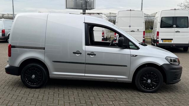 Volkswagen CADDY 2.0 TDI 55KW 75PK EURO 6 NAVIGATIE/ AIRCO/ TREKHAAK/ SCHUIFDEUR