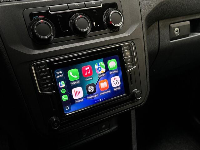 Volkswagen CADDY 2.0 TDI L1H1 BMT Sport Automaat (APPLE CARPLAY, NAVIGATIE, CAMERA, LM VELGEN, CRUISE, TREKHAAK, PARKEERSENSOREN, NIEUWE APK, NIEUWSTAAT)