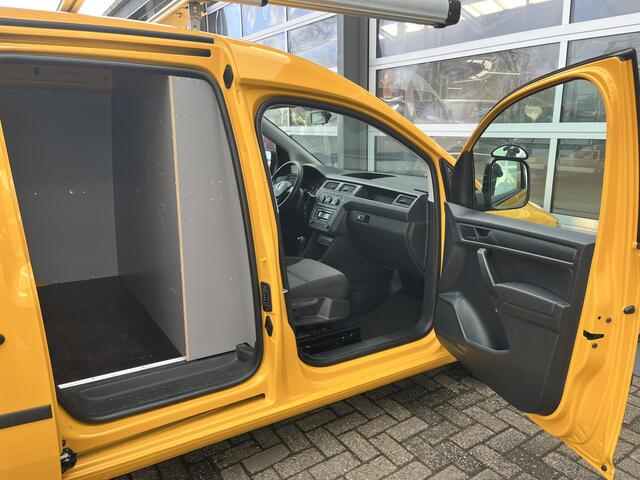 Volkswagen CADDY 2.0 TDI L1H1 Imperiaal Airco Cruise controle Trekhaak 1400kg trekgewicht Parkeersensoren achter Schuifdeur Telefoon verbinding 1e eigenaar Euro 6 bpm vrij voor particulier gebruik !!