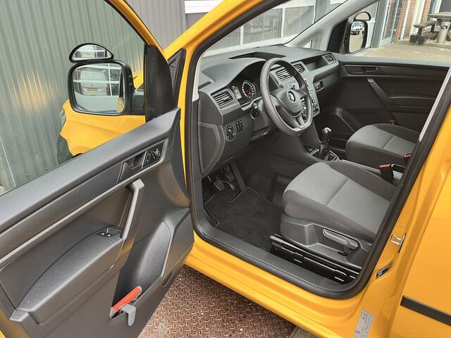 Volkswagen CADDY 2.0 TDI L1H1 Airco Cruise controle Trekhaak 1400kg trekgewicht Parkeersensoren achter Schuifdeur Telefoon verbinding 1e eigenaar Euro 6 bpm vrij voor particulier gebruik !!