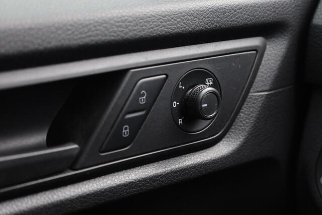 Volkswagen CADDY 2.0 TDI L1H1 BMT Trendline NL auto 1e eigenaar dealeronderhouden Airco, tussenschot, schuifdeur rechts, parkeersensoren achter, trekhaak, radio, elektrisch verstel- en verwarmbare buitenspiegels, achterdeuren met ruit etc.