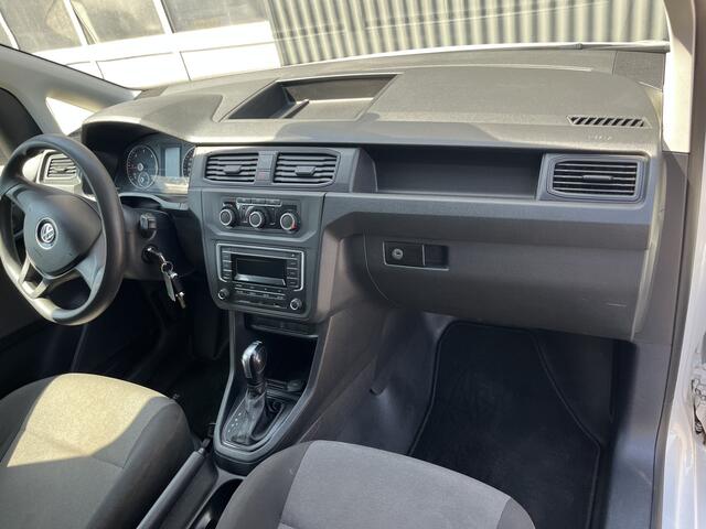 Volkswagen CADDY 2.0 TDI L1H1 DSG Airco Cruise controle Trekhaak 1500kg trekgewicht Automaat Parkeersensoren achter Schuifdeur Telefoon verbinding Euro 6