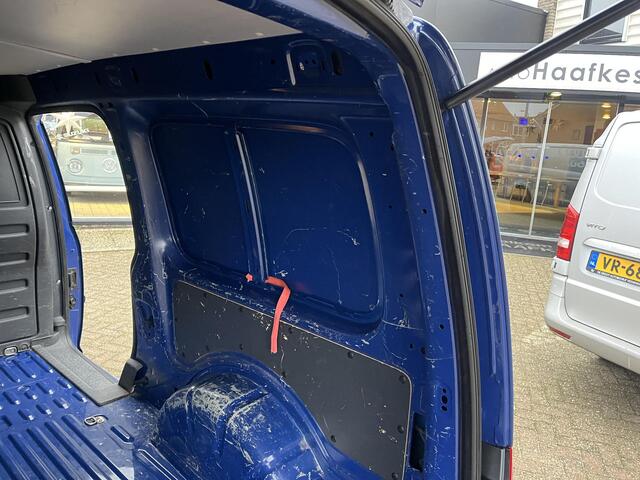 Volkswagen CADDY MAXI Caddy Cargo 1.0 TSI Lange wielbasis, benzine motor, btw verrekenbaar, radio met telefoonvoorbereiding.