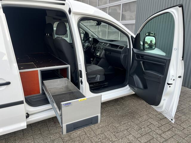Volkswagen CADDY MAXI 2.0 TDI L2H1 BMT Airco Cruise control Schuifdeur kastinrichting Laderkast Achterklep Parkeersensoren achter Navigatie Telefoonverbinding Verlengd Euro 6 1e eigenaar Bpm vrij voor prive gebruik !!