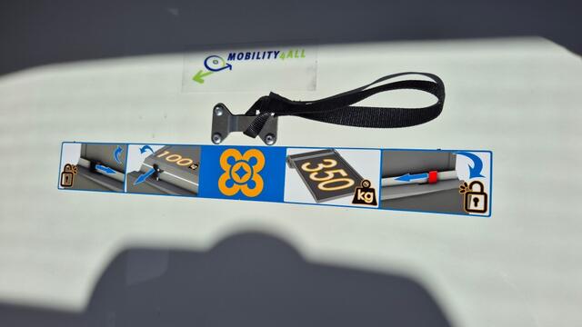 Volkswagen CADDY MAXI 6-persoons Rolstoelauto Taxi automaat