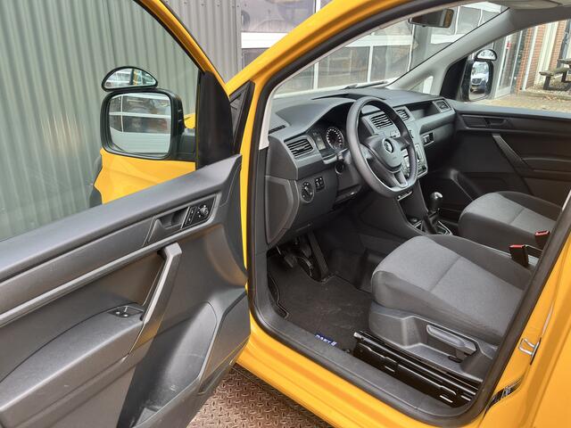 Volkswagen CADDY MAXI 2.0 TDI L2H1 Airco Cruise controle Trekhaak 1500kg trekgewicht Parkeersensoren achter Kastinrichting Schuifdeur Telefoon verbinding 1e eigenaar Euro 6 Verlengd bpm vrij voor particulier gebruik !!