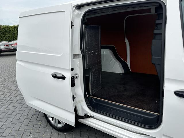 Volkswagen CADDY MAXI Cargo 1.5 TSI AUTOMAAT / ** BENZINE ** / L2H1 / 40.450 KM !! / 1e EIG. / TREKHAAK / ALUCA INRICHTING / CRUISE / AIRCO