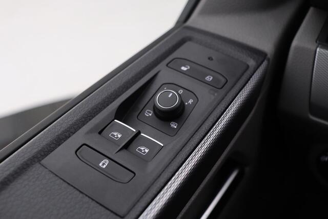 Volkswagen CALIFORNIA Ocean 2.0 TDI Aut 150 | Elek dak Discover Media 8" | Climatronic | Adap Cruise | Camera | Zwarte Luifel | donker glas | Pdc v+a | Apple carplay | etc..