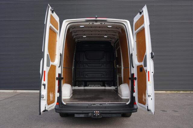 Volkswagen CRAFTER 30 2.0 TDI L3H3 Highline | 140PK | App-Connect | Trekhaak | Camera