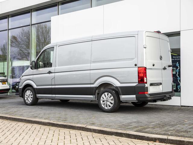 Volkswagen CRAFTER Trendline L3 2.0 TDI 140 pk) GVW 3.0T | 369532 | Achterdeuren met vergrote opening | Achteruitrijcamera |Navigatie | Trekhaak |