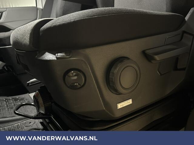 Volkswagen CRAFTER 2.0 TDI 141pk L3H3 L2H2 Euro6 Airco | Camera | Apple Carplay | Cruisecontrol Chauffeursstoel, Android Auto