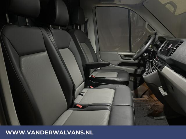 Volkswagen CRAFTER 2.0 TDI 141pk L3H2 L2H1 Euro6 Airco | 3000kg Trekhaak | Camera | Navigatie | Apple Carplay | Android Auto Cruisecontrol, Parkeersensoren, Dakdragers, Bijrijdersbank