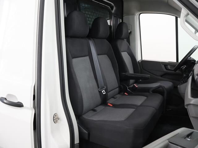 Volkswagen CRAFTER 2.0 TDI Aut. | L3 H2 | Trendline | Parkeercamera | Stoelverwarming | Airco | Carplay |
