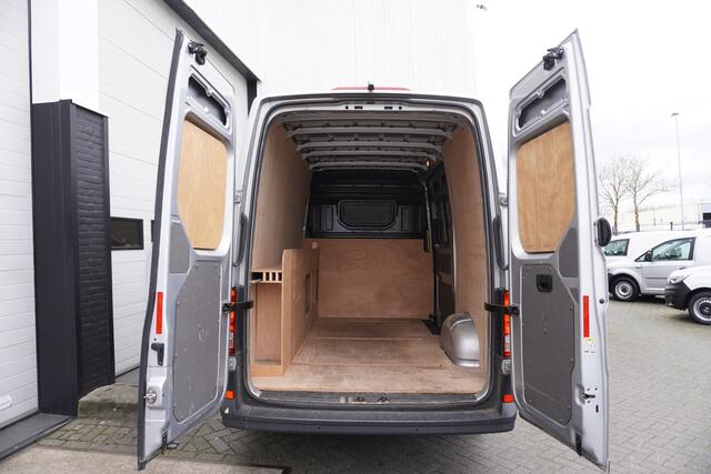 Volkswagen CRAFTER 2.0 TDI 140PK L3H3 Automaat EURO 6 - Airco - Navi - Cruise - ¤ 18.950,- Excl.