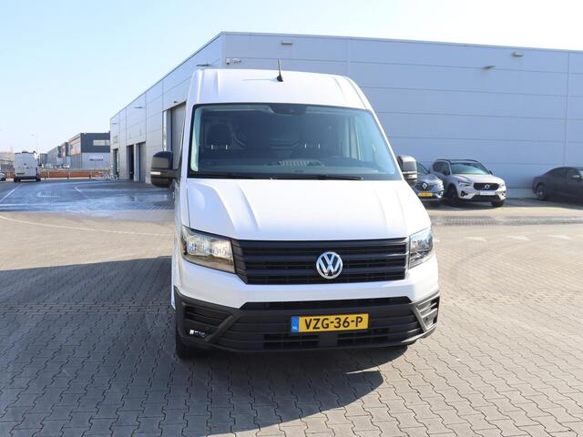 Volkswagen CRAFTER Bedrijfswagens 2.0 TDI L3H3 Highline 103 kW (140 pk) 8 versn auto | Multifunctioneel stuurwiel | Trekhaak met vaste kogel | Cruise control | Ergo Comfortstoel | Opstaptrede op trekbalk |