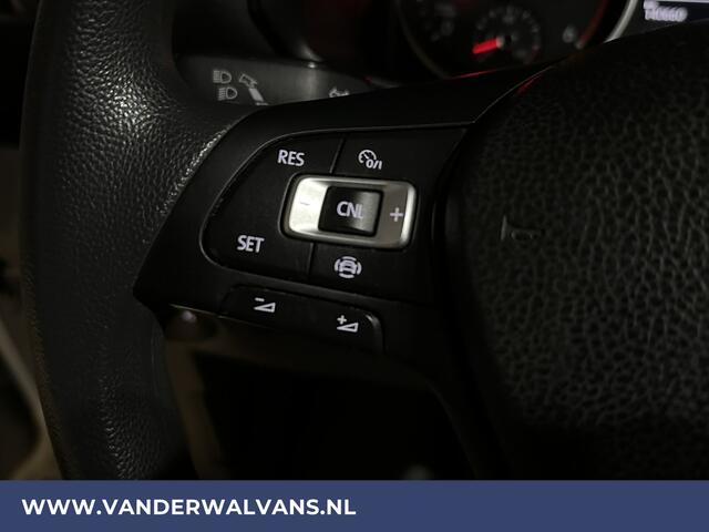 Volkswagen CRAFTER 2.0 TDI 140 pk L3H3 L2H2 Euro6 Airco | Camera | 3000kg trekvermogen | Apple Carplay Android Auto, CruiseControl, Parkeersensoren, Chauffeursstoel, Bijrijdersbank